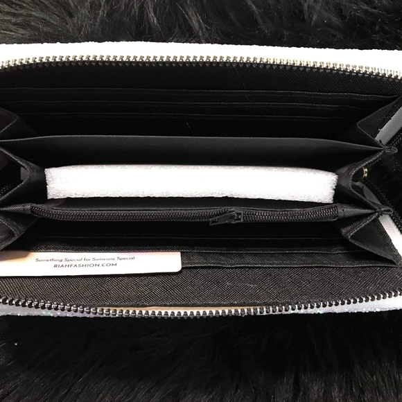 PEWTER GLITTER SINGLE ZIPPER ORGANIZER WALLET - Picture 3 of 5